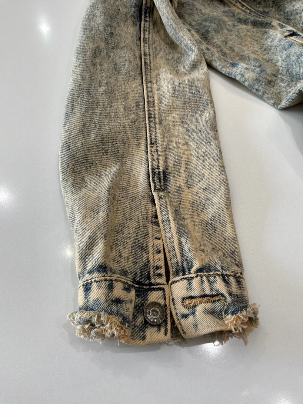 I&B Icky & Blessed Denim Jacket Womens L Acid Wash Distressed Oversized Frayed